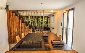 CASA JUNGLE / Place des lices / Duplex refait à neuf